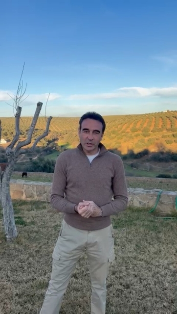 El maestro Enrique Ponce nos invita el proximo 31 de Enero a su presentación en la Plaza de Toros de San Miguel de Allende.
Consigue tu boletos en #boletea o en el restaurante #tupinamba
Pasemos una tarde magica en un #pueblomagico
#EnriquePonce #DiegoSilveti #JoseMauricio #SanMiguelDeAllende #corridadedespedida #tauromaquia #EventosSMA